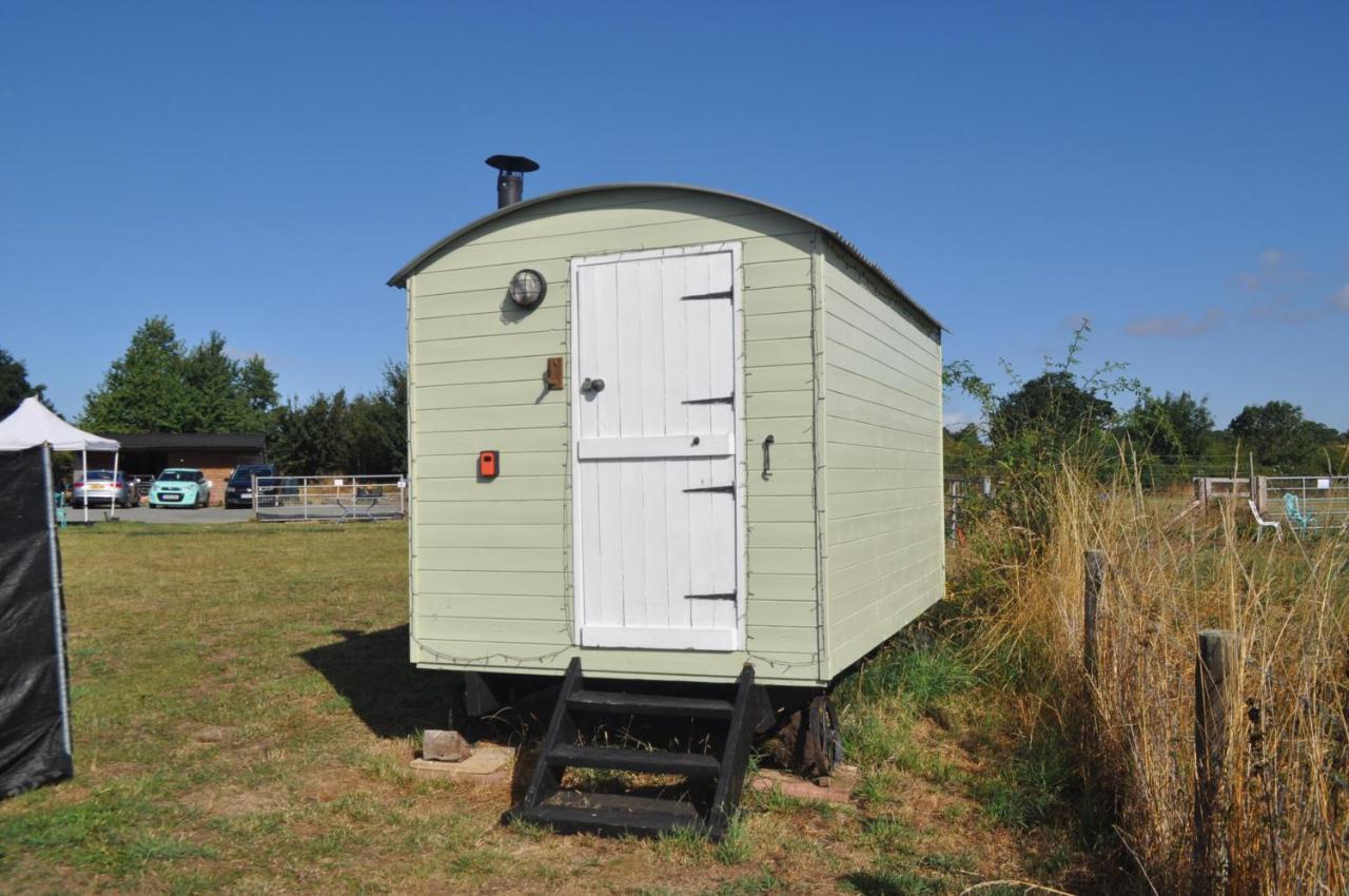 Buzzard Holt Hosting Hotel Бъкингам Екстериор снимка