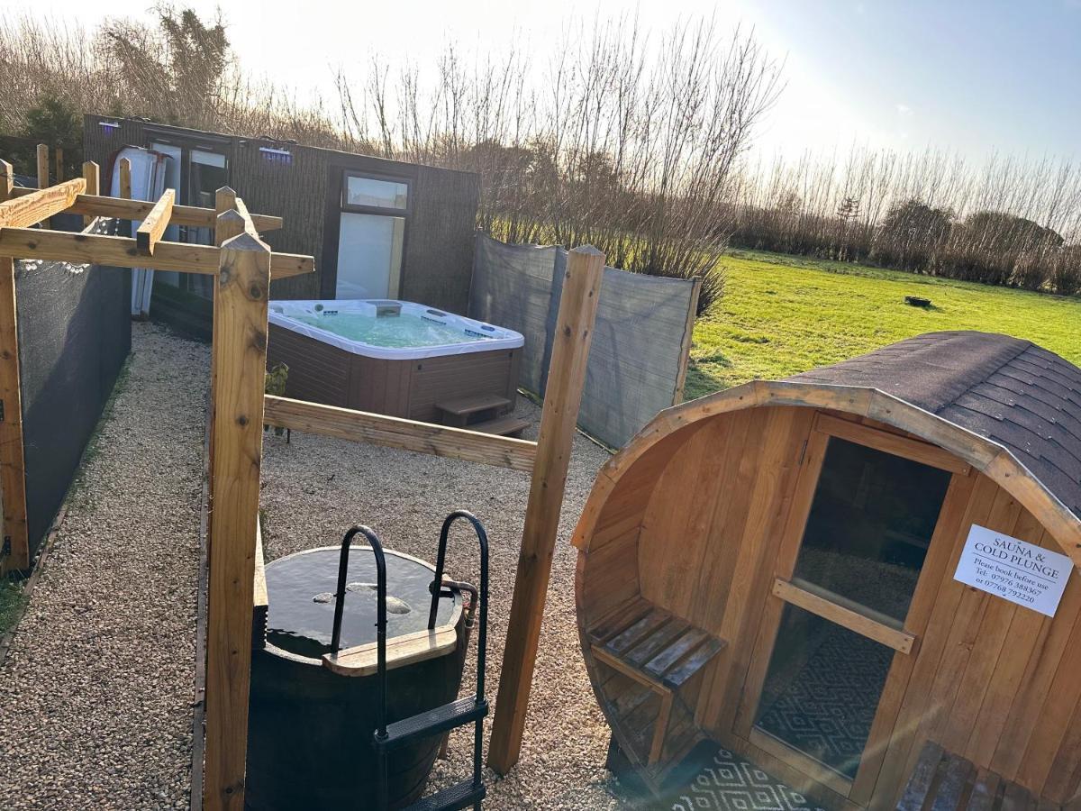 Buzzard Holt Hosting Hotel Бъкингам Екстериор снимка