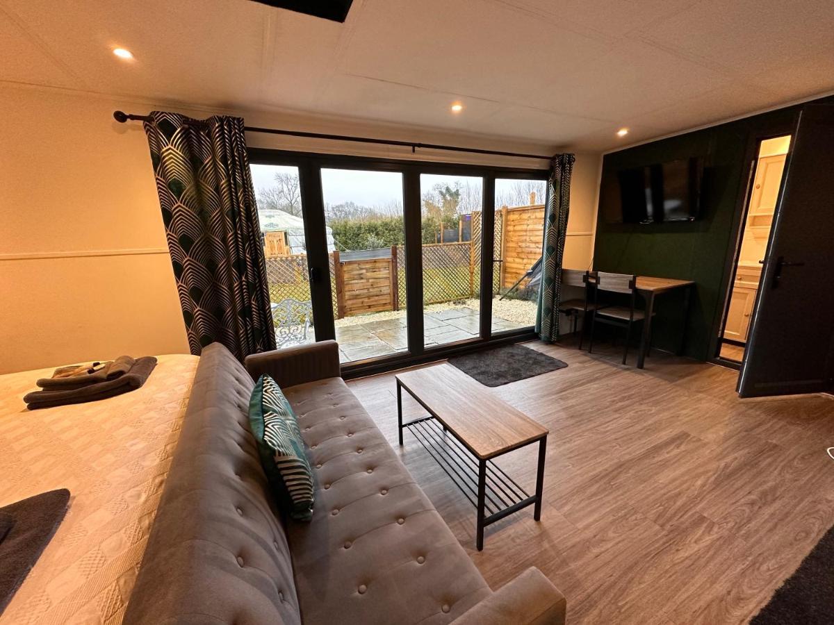 Buzzard Holt Hosting Hotel Бъкингам Екстериор снимка
