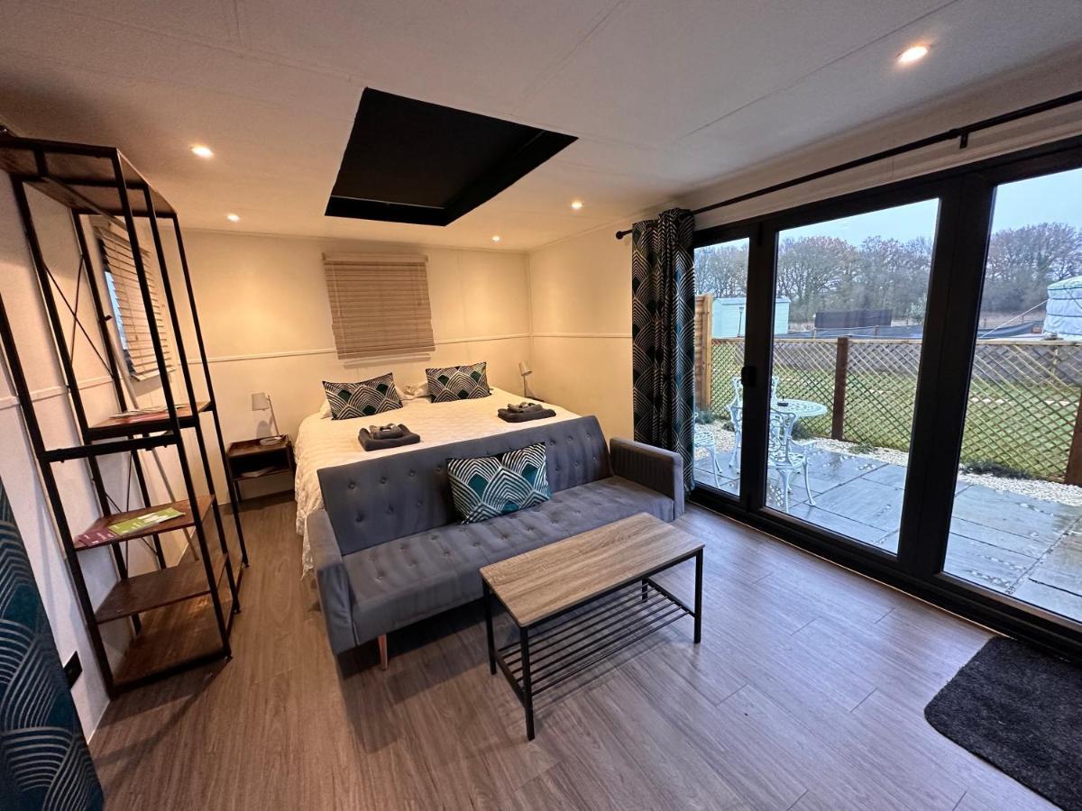 Buzzard Holt Hosting Hotel Бъкингам Екстериор снимка