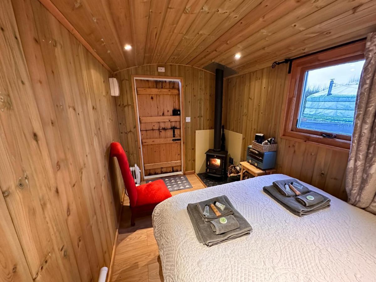Buzzard Holt Hosting Hotel Бъкингам Екстериор снимка