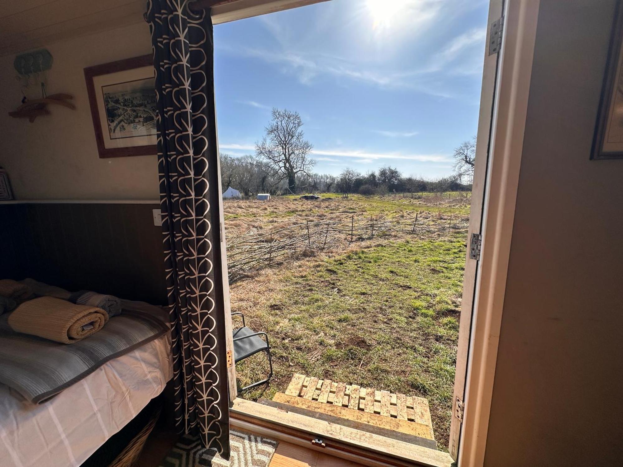 Buzzard Holt Hosting Hotel Бъкингам Екстериор снимка