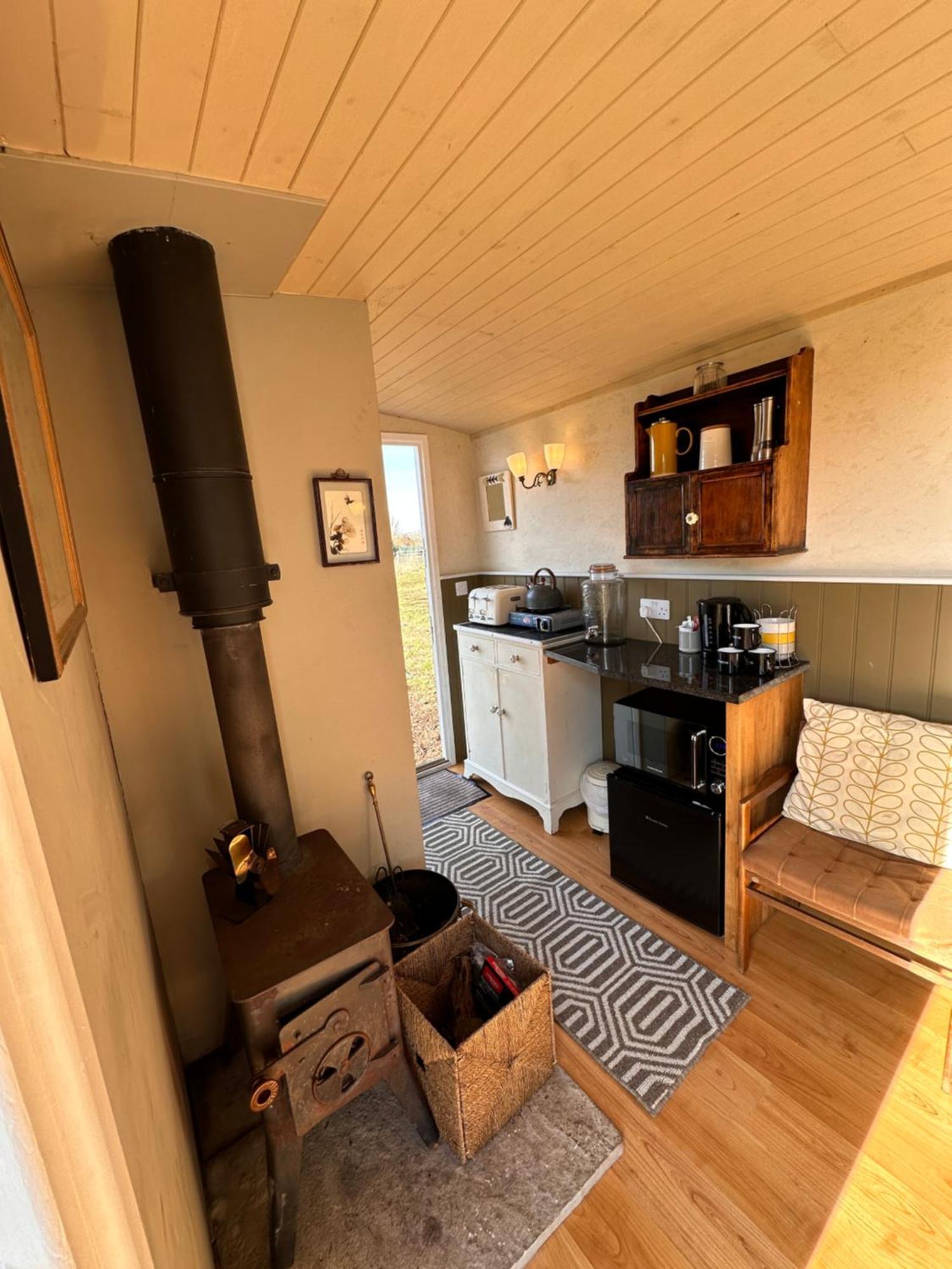 Buzzard Holt Hosting Hotel Бъкингам Екстериор снимка
